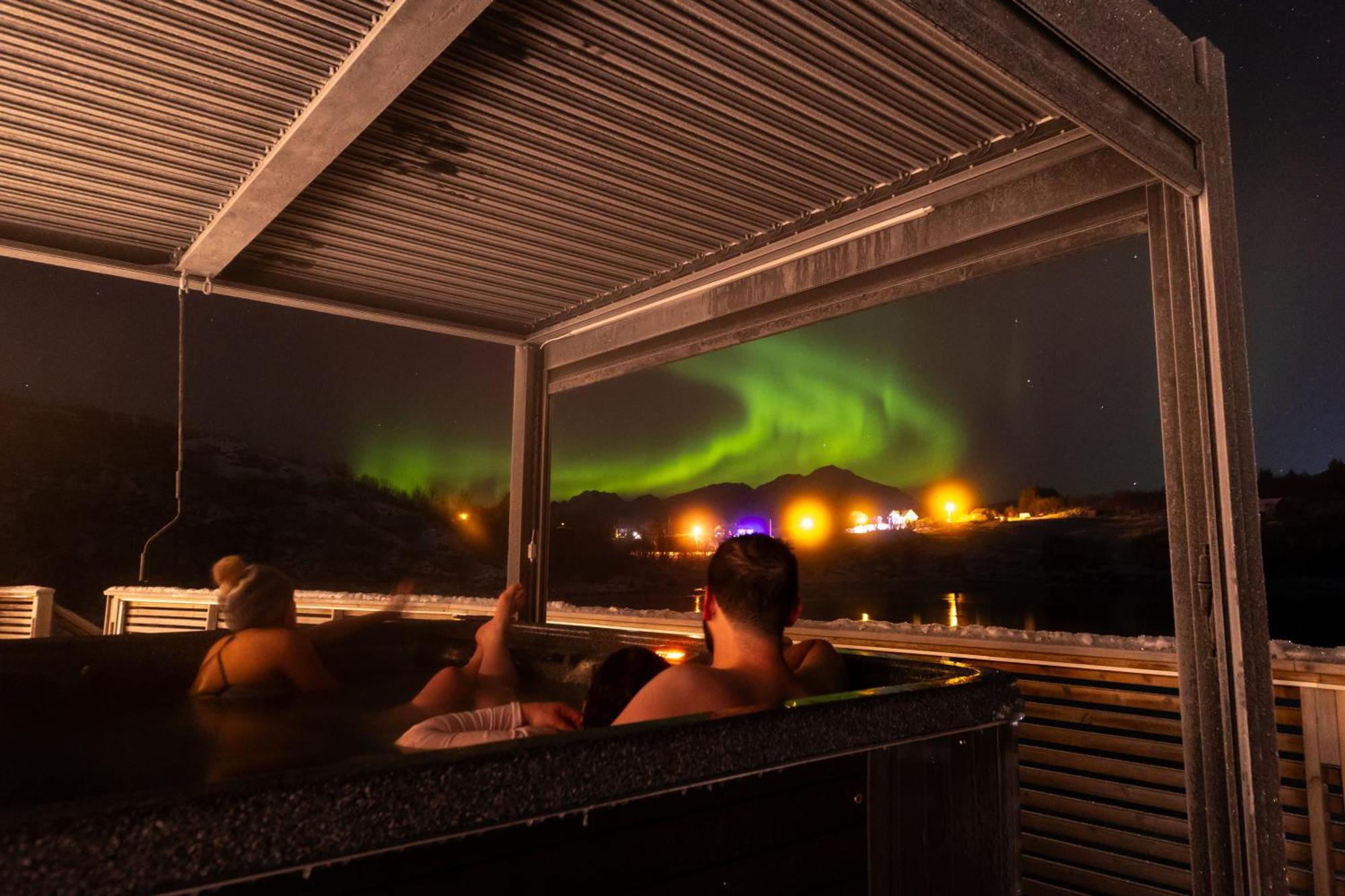 Vikran Seaside Lodge Straumsjoen Kültér fotó