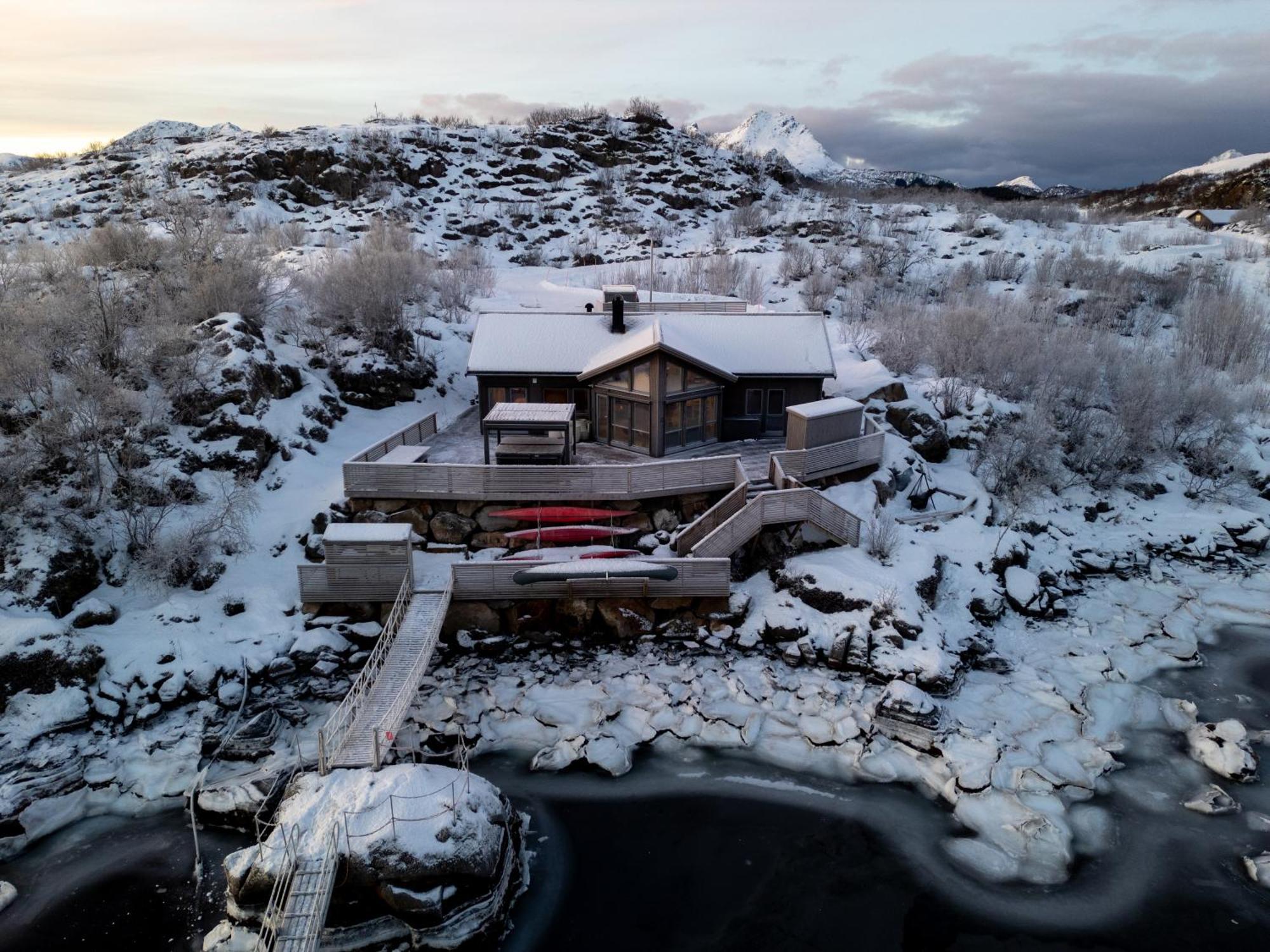 Vikran Seaside Lodge Straumsjoen Kültér fotó